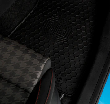 Gummifußmatten vorne und hinten, schwarz